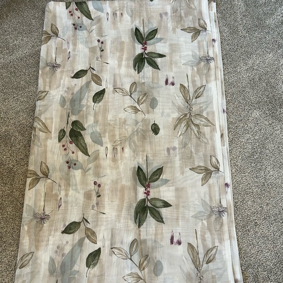 CROSCILL AUTUMN LEAVES SHEER SCARF VALANCE PANEL CURTAIN FABRIC 62 X 208 - Picture 2 of 10